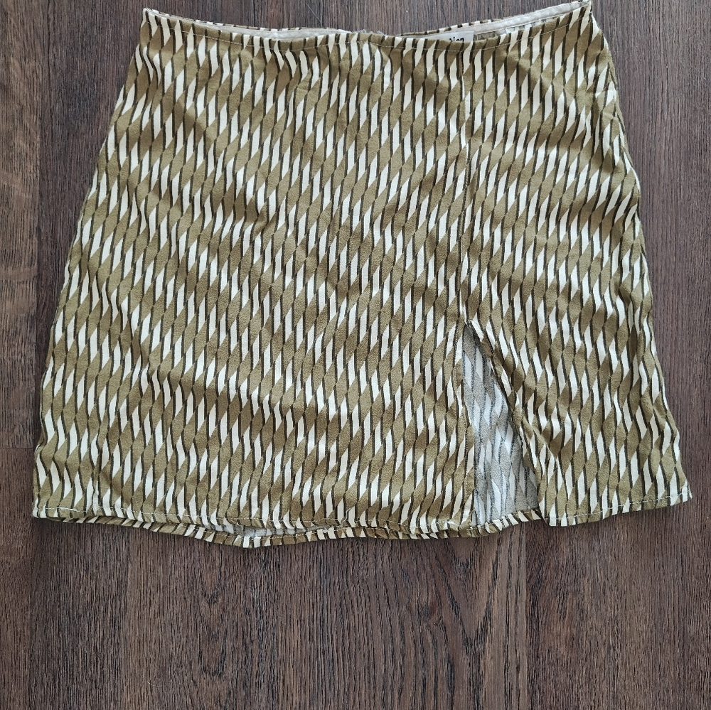 Reformation Mini Skirt Sz-8 - Picture 4 of 7